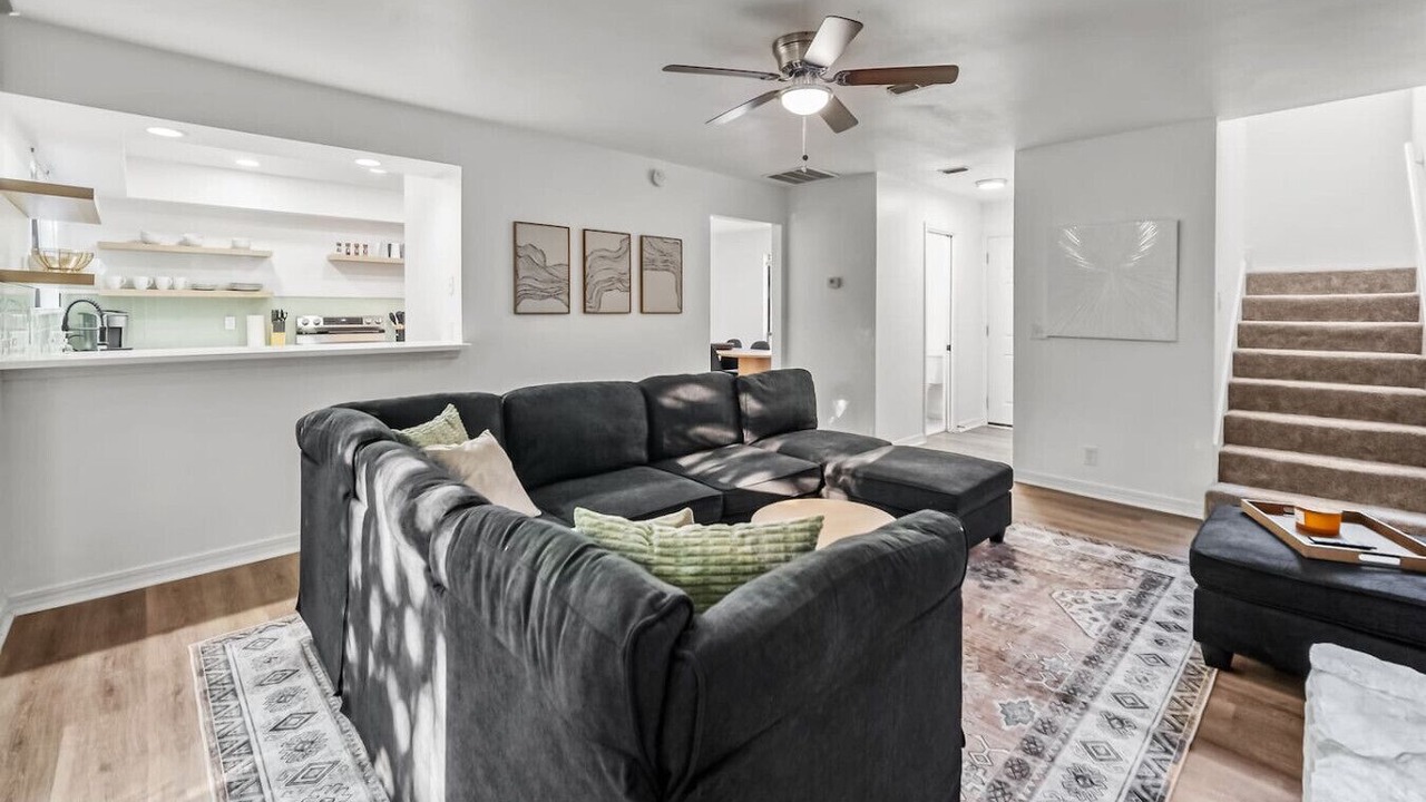 Photo of Livingroom in Jacksonville