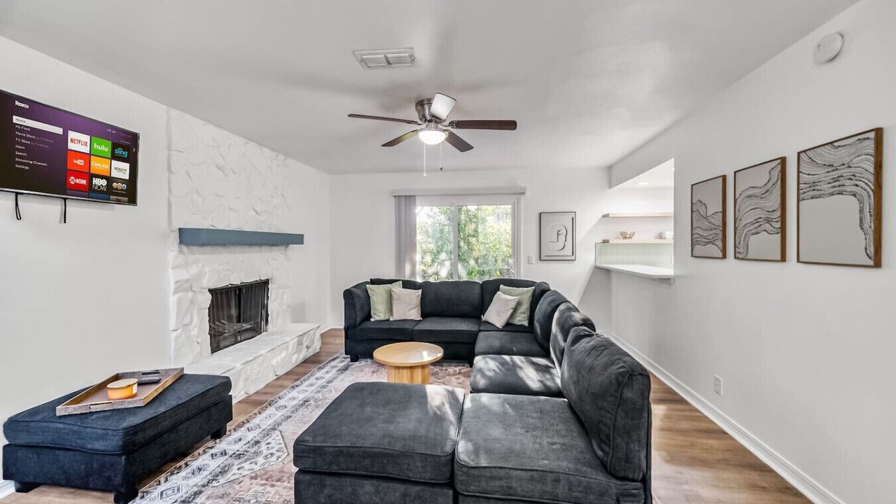 Photo of Livingroom in Jacksonville