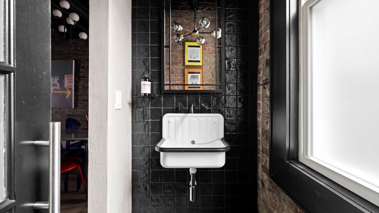 Photo of Bathroom in Lower Lawrenceville
