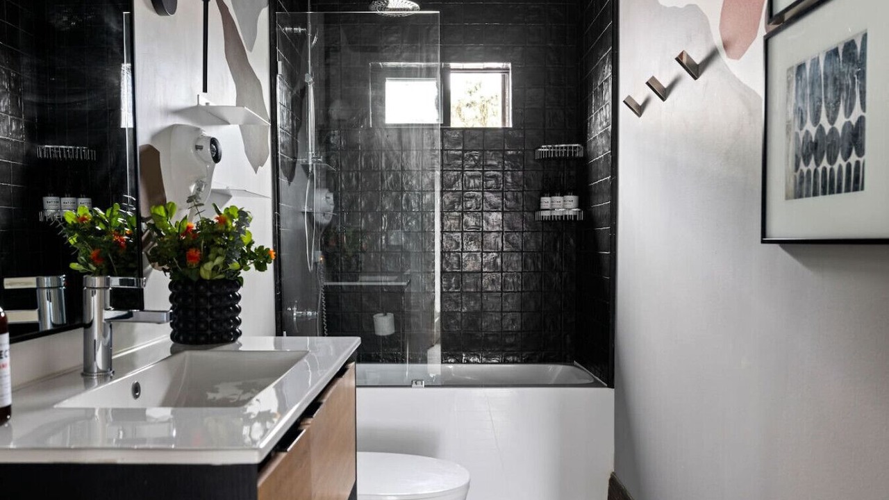 Photo of Bathroom in Lower Lawrenceville