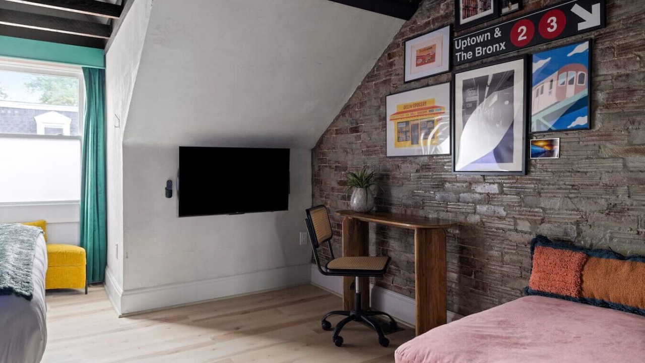 Photo of Bedroom in Lower Lawrenceville