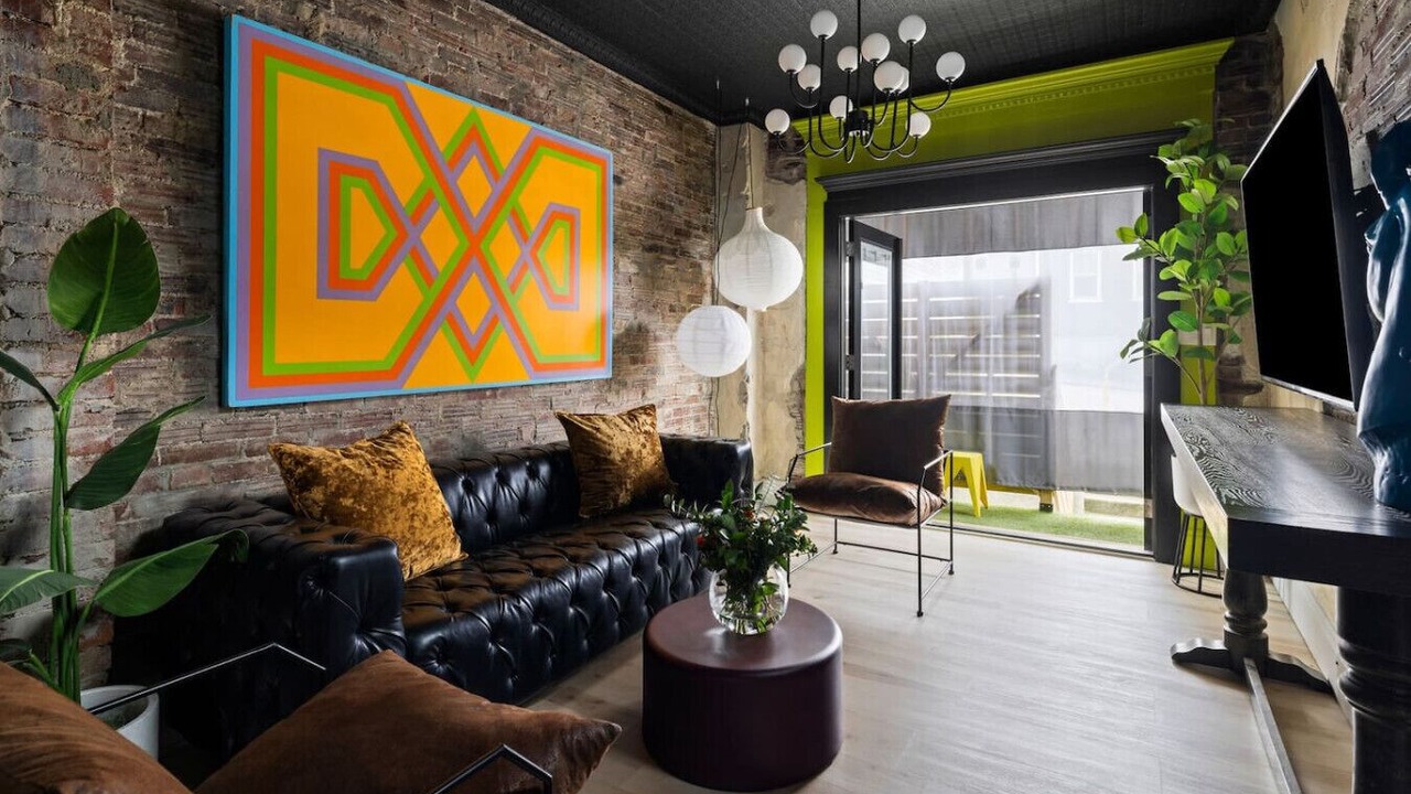 Photo of Livingroom in Lower Lawrenceville