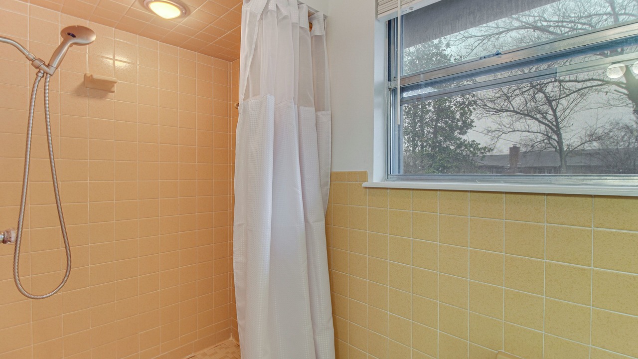 Photo of Bathroom in Vinita