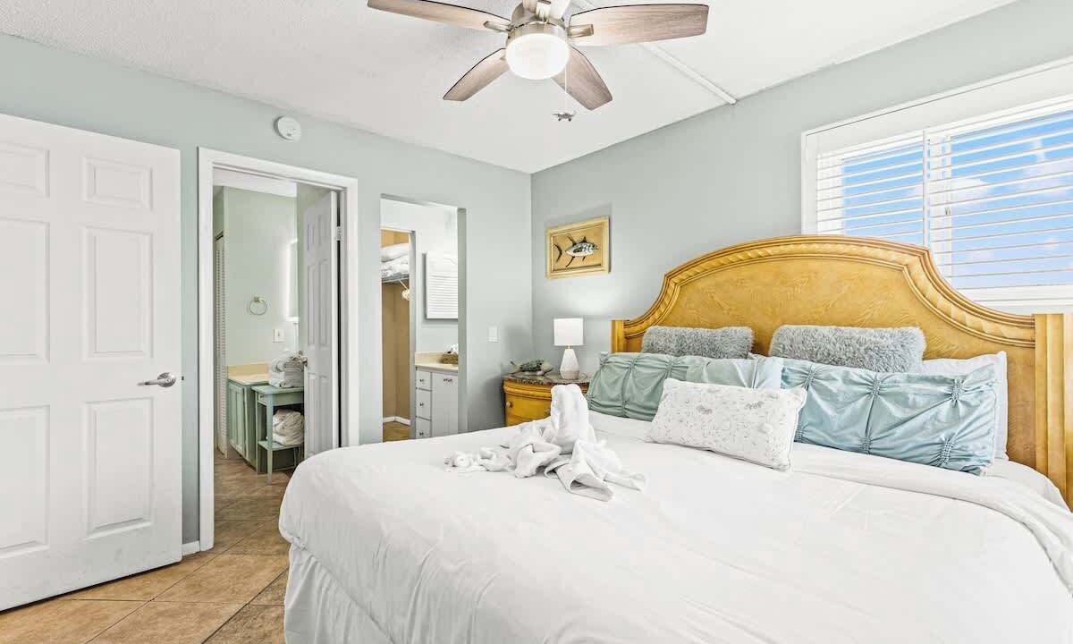 Photo of Bedroom in Upper Grand Lagoon