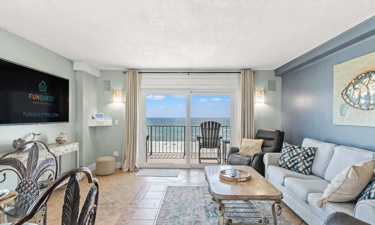 Photo of Livingroom in Upper Grand Lagoon