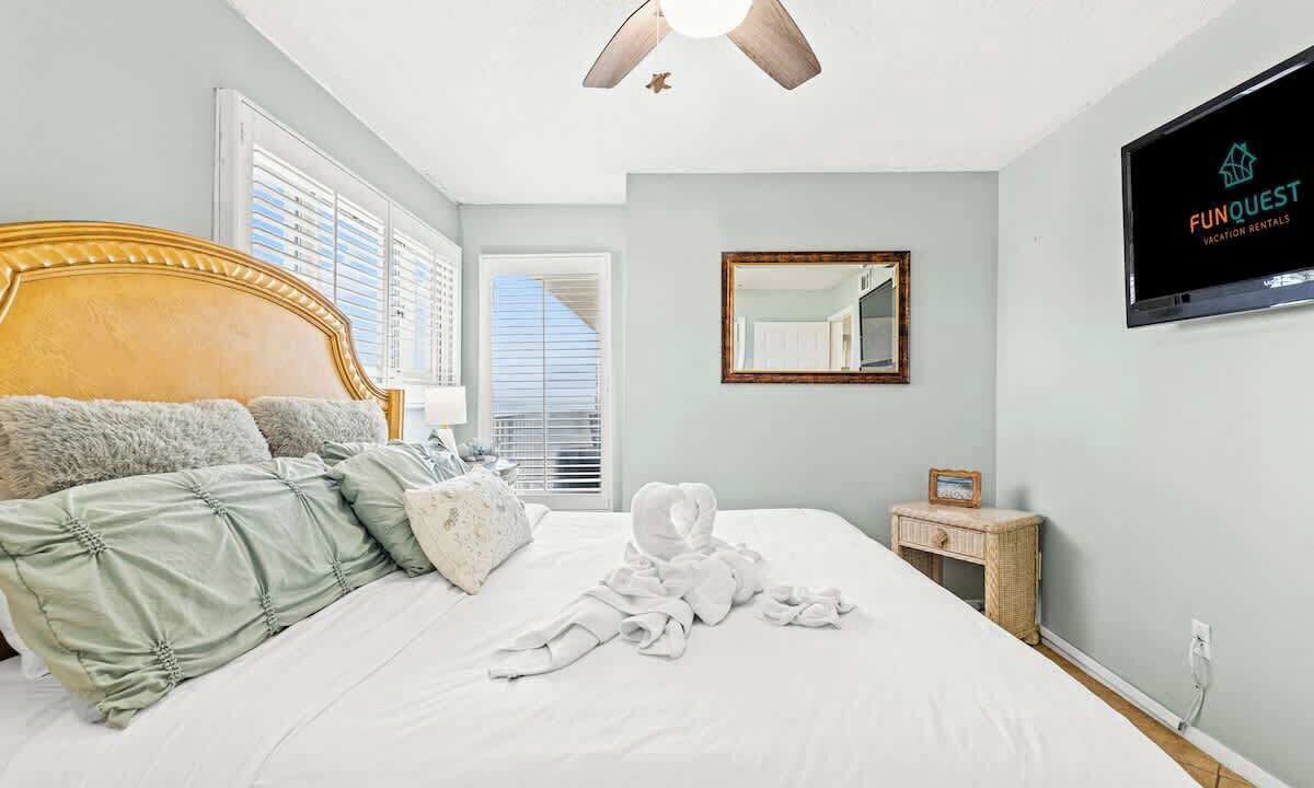 Photo of Bedroom in Upper Grand Lagoon