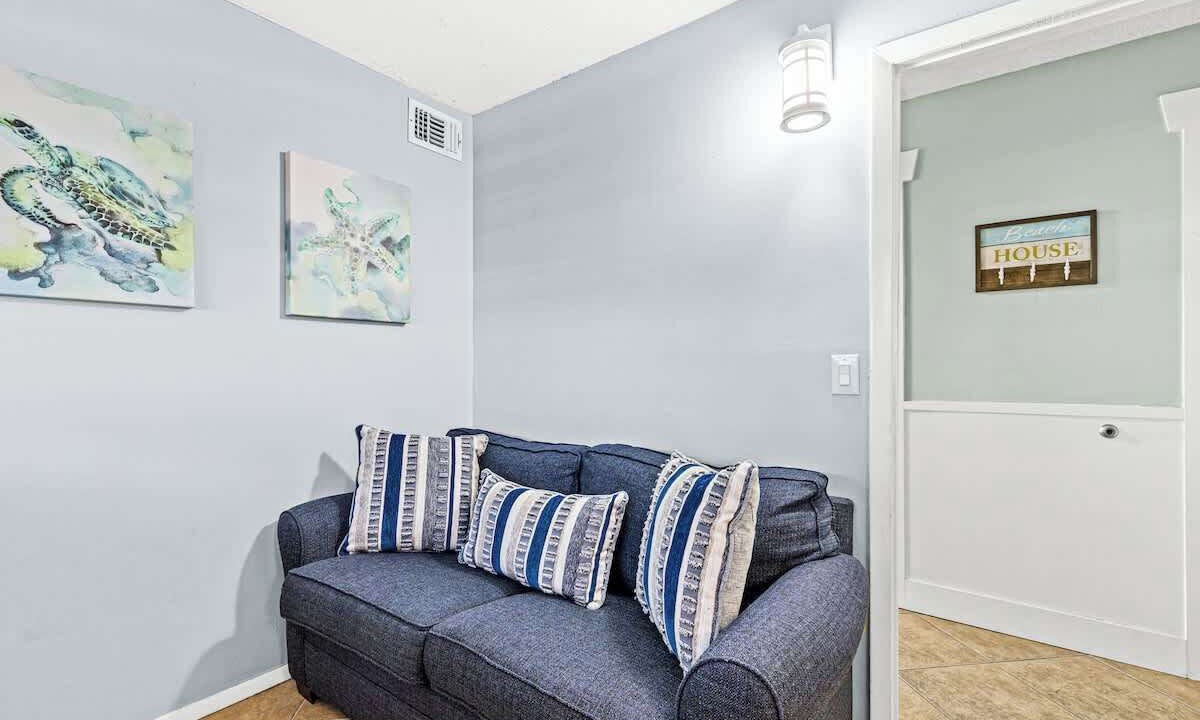 Photo of Livingroom in Upper Grand Lagoon