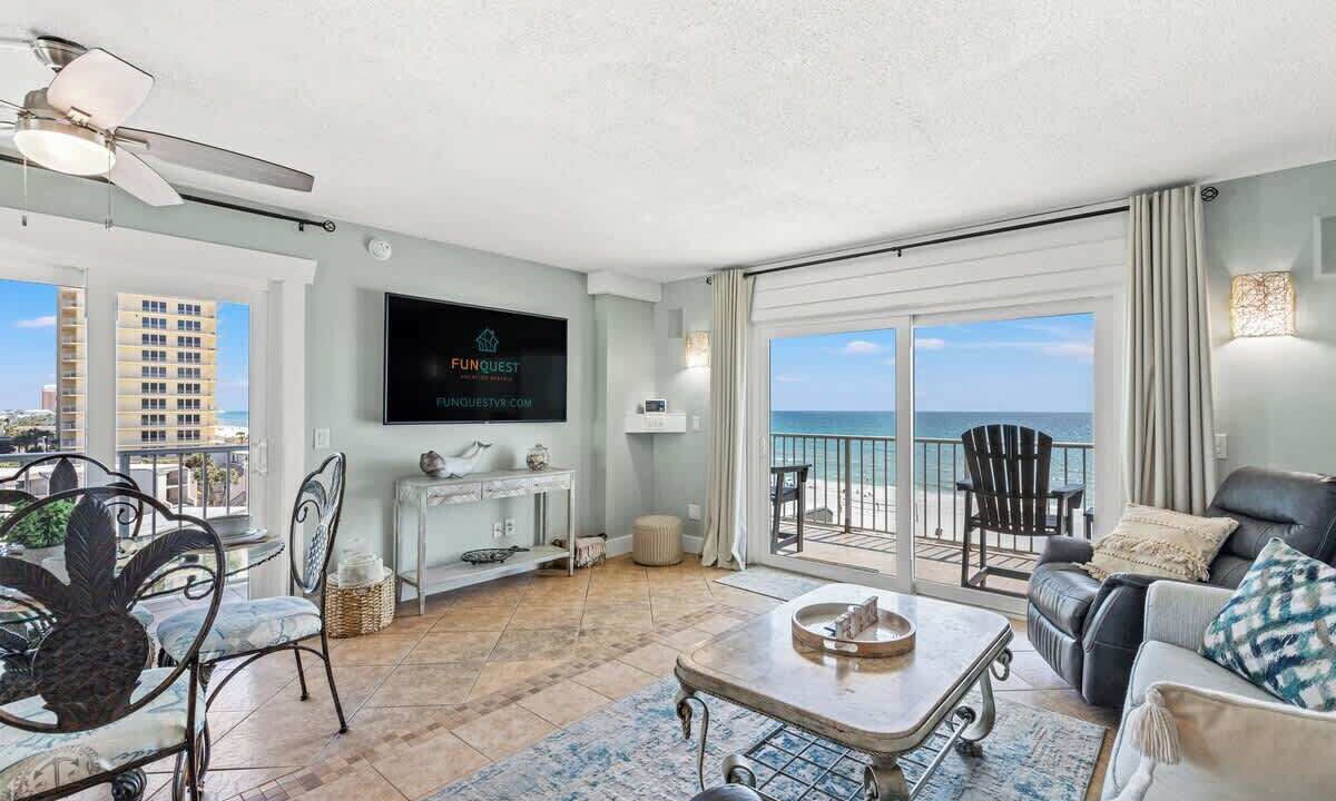 Photo of Livingroom in Upper Grand Lagoon