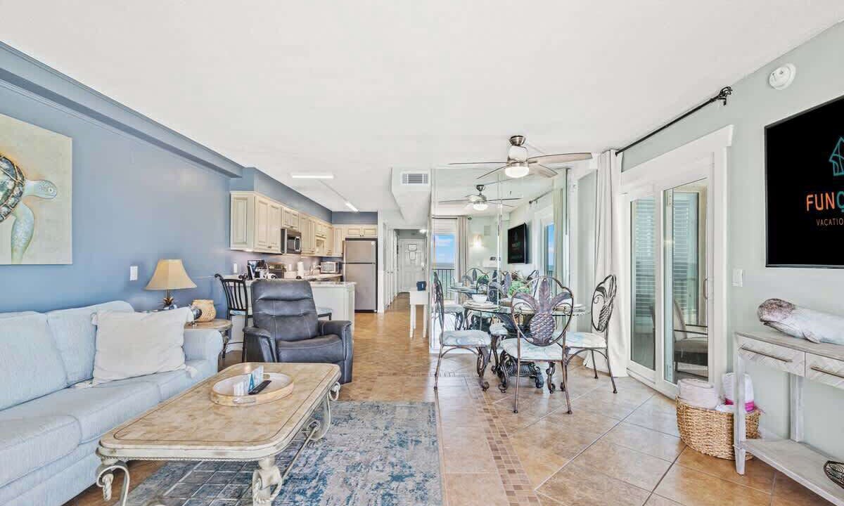 Photo of Livingroom in Upper Grand Lagoon