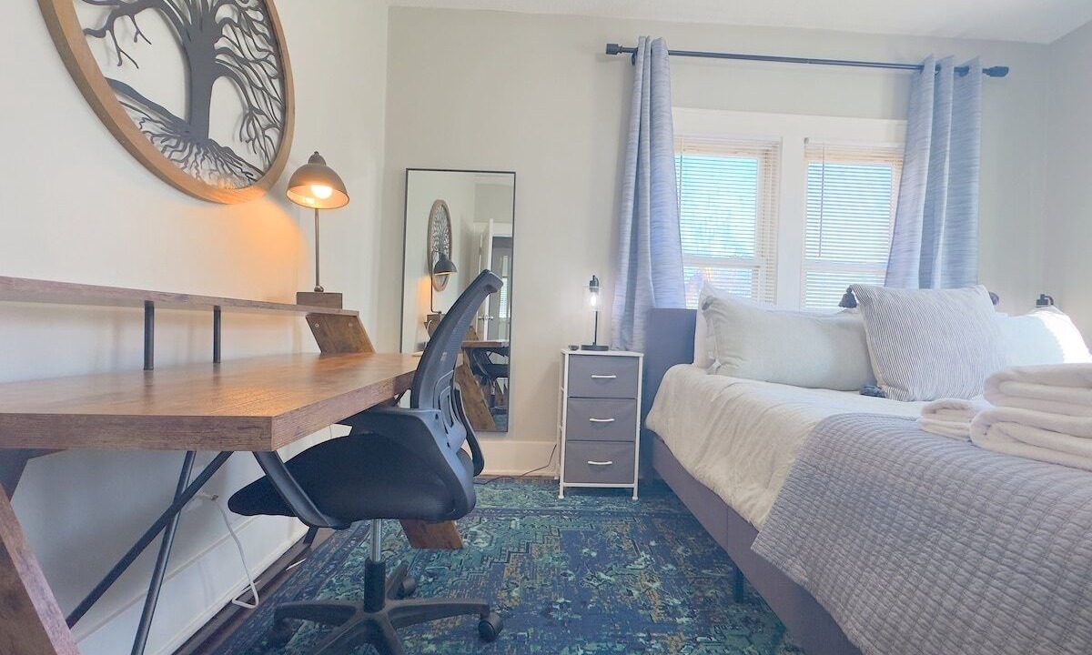 Photo of Bedroom in Lee's Summit