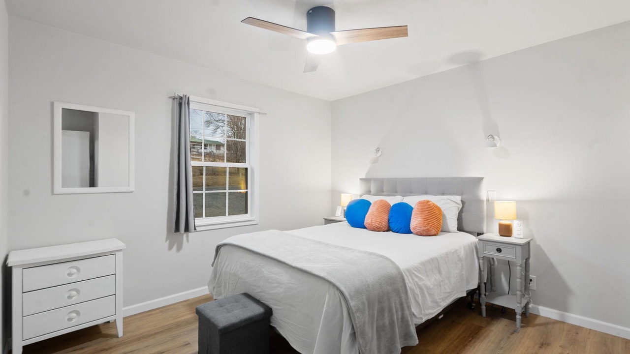 Photo of Bedroom in Benton