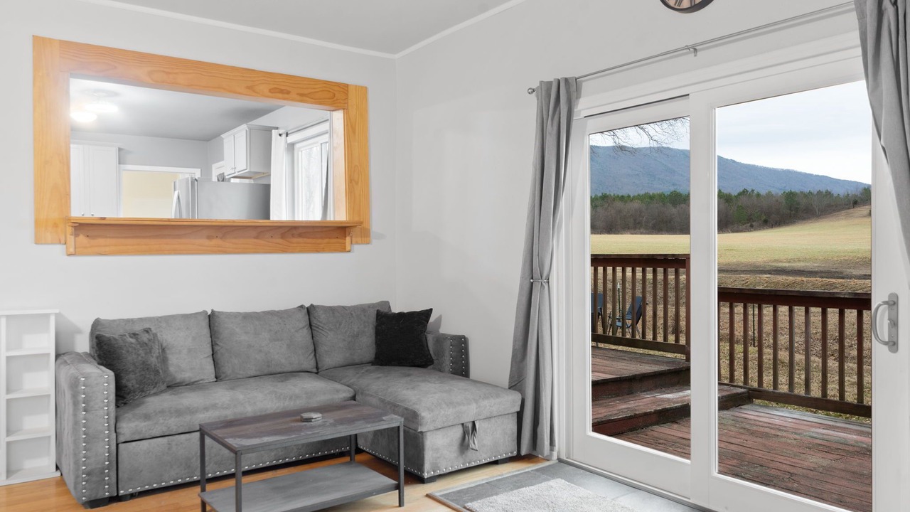 Photo of Livingroom in Benton