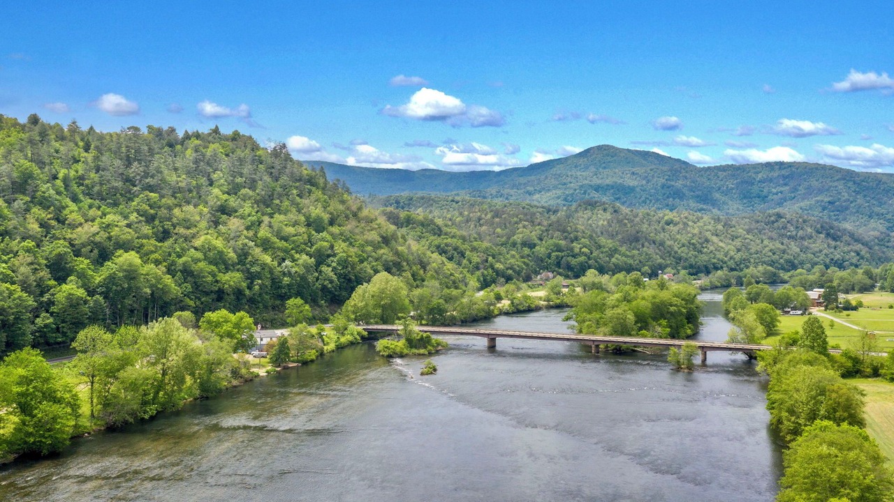 Photo of Others in Benton