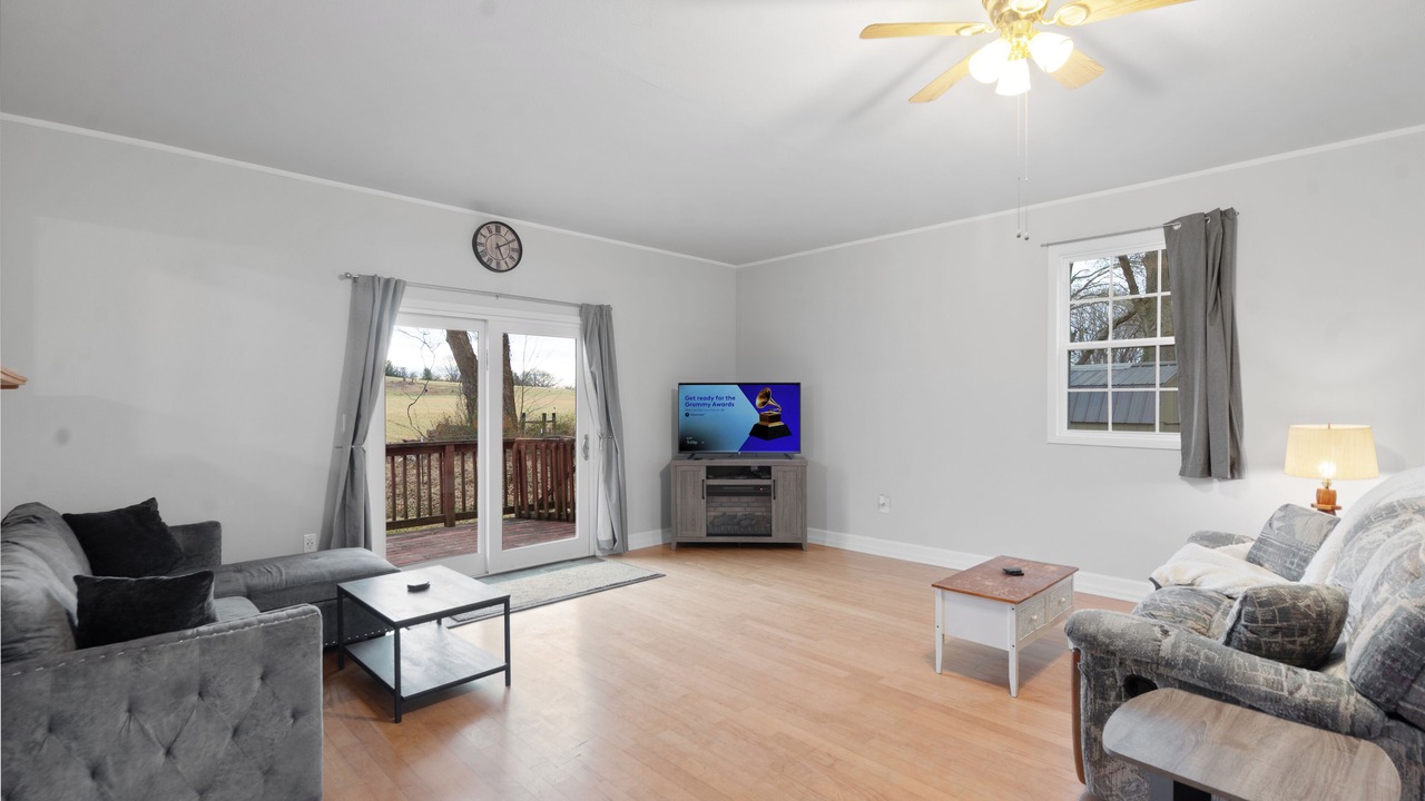 Photo of Livingroom in Benton