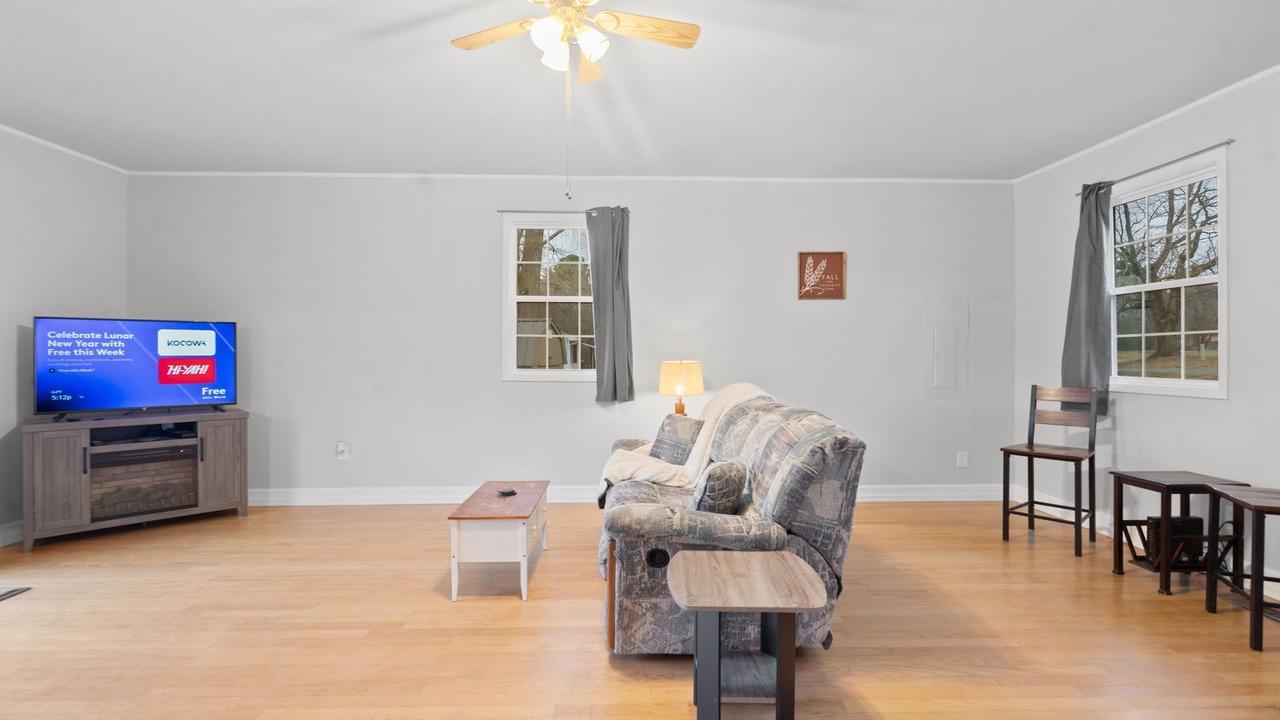 Photo of Livingroom in Benton