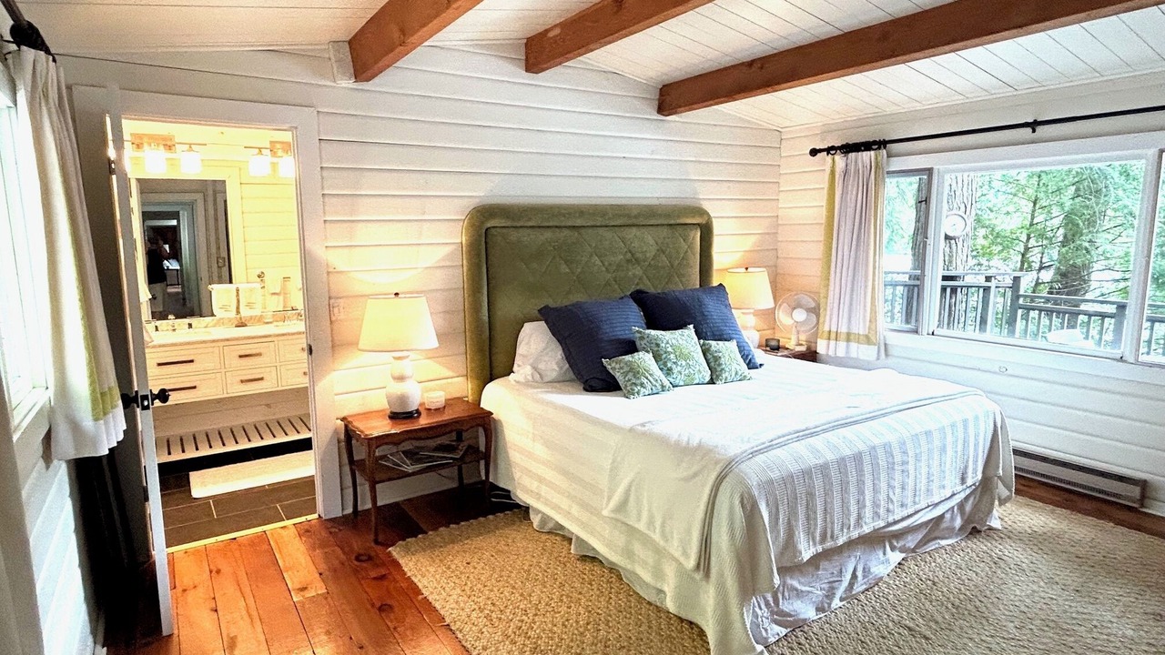 Photo of Bedroom in Muskoka Lakes