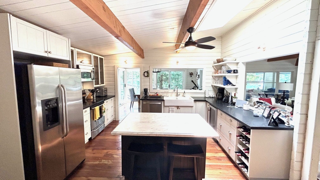 Photo of Kitchen in Muskoka Lakes