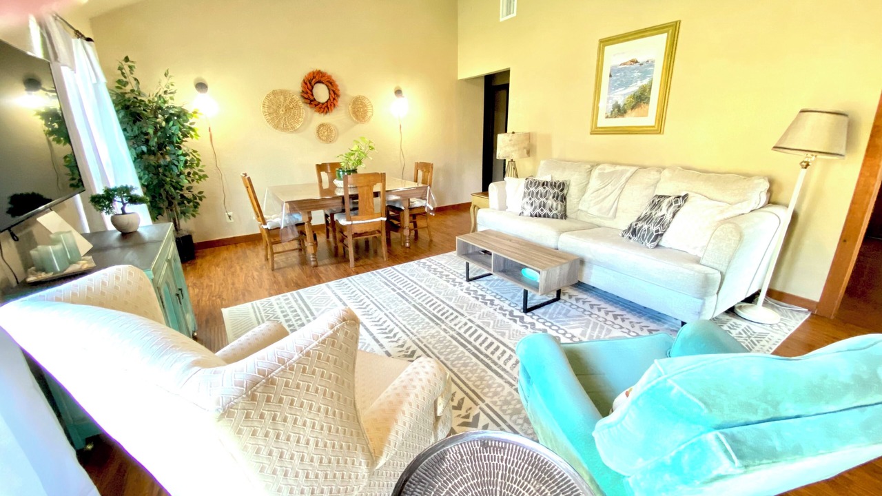 Photo of Livingroom in Jenks