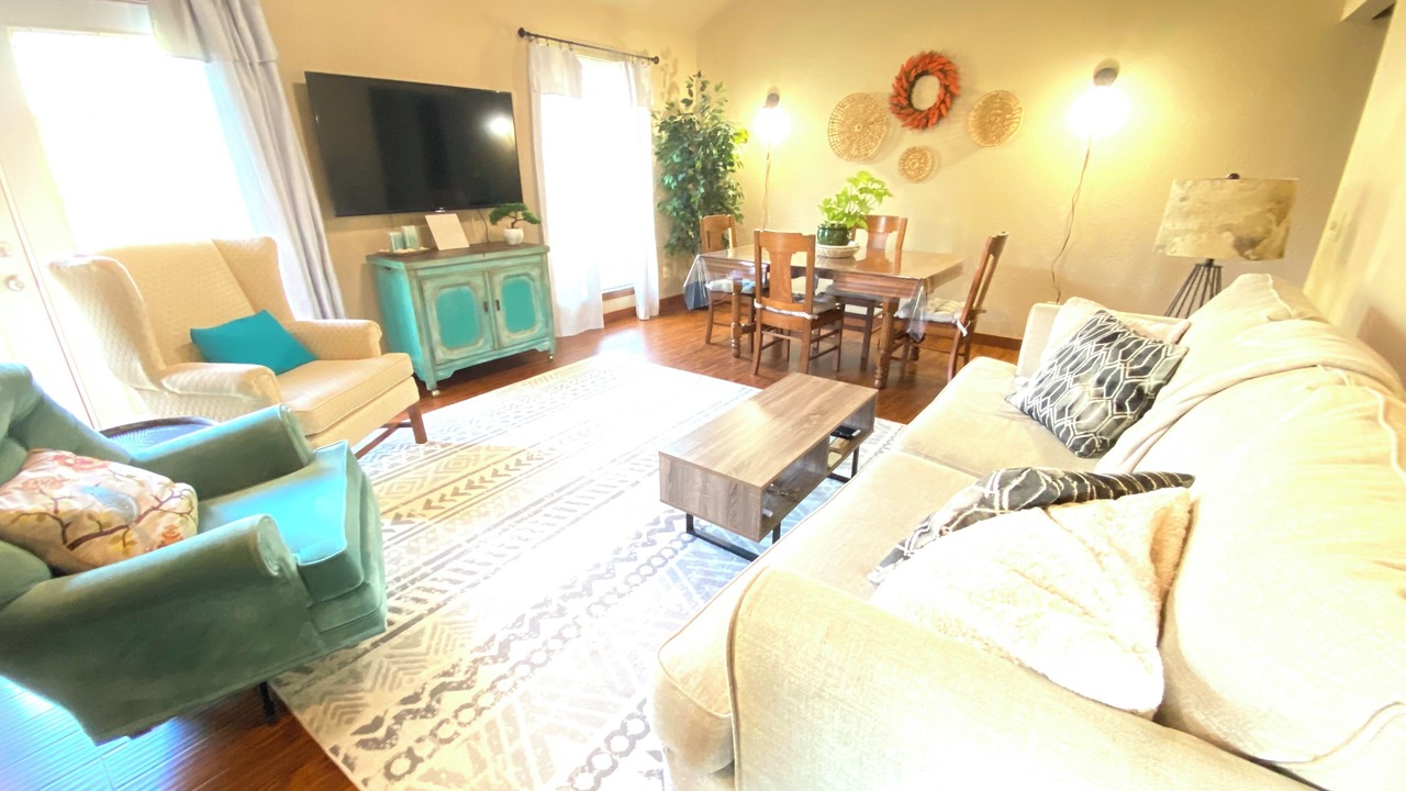 Photo of Livingroom in Jenks