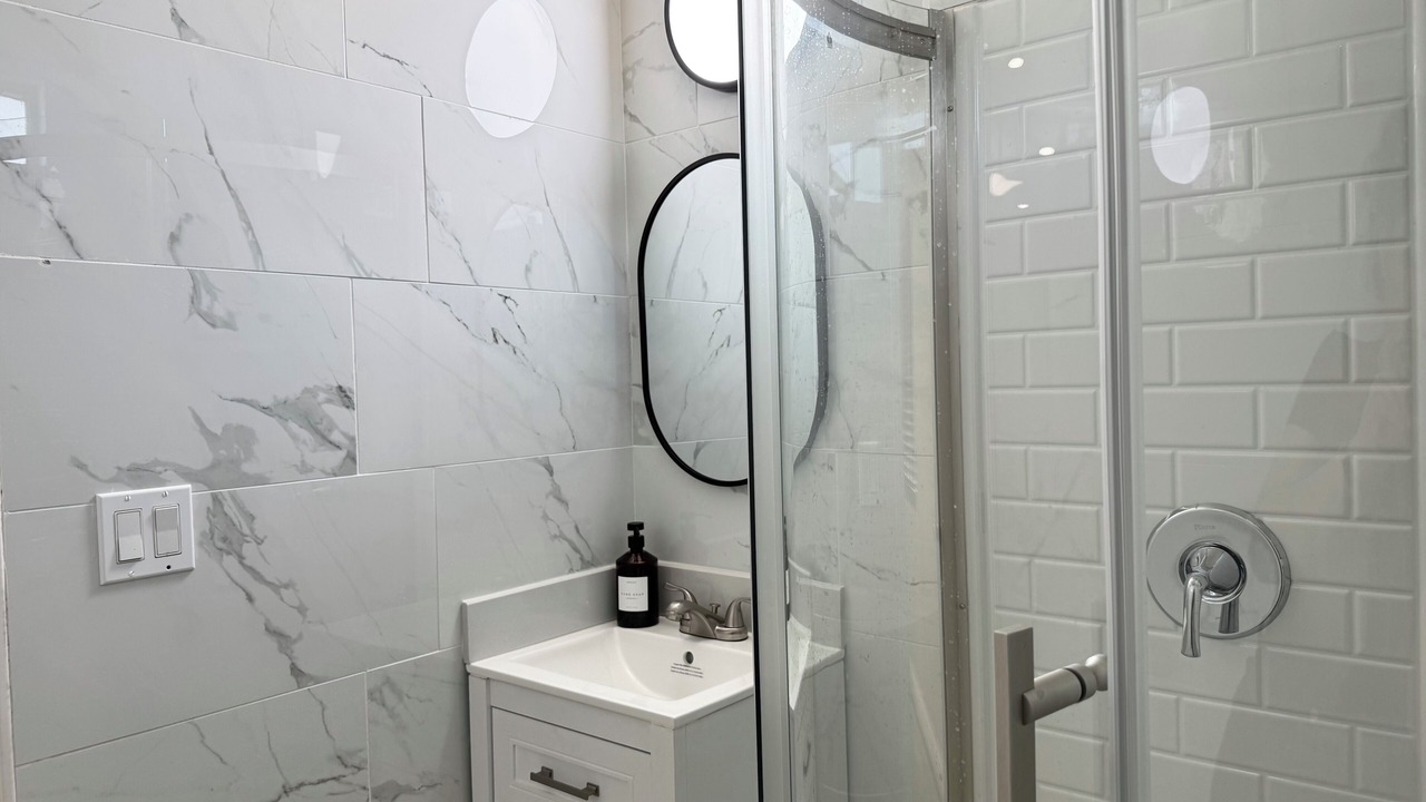 Photo of Bathroom in Hanford