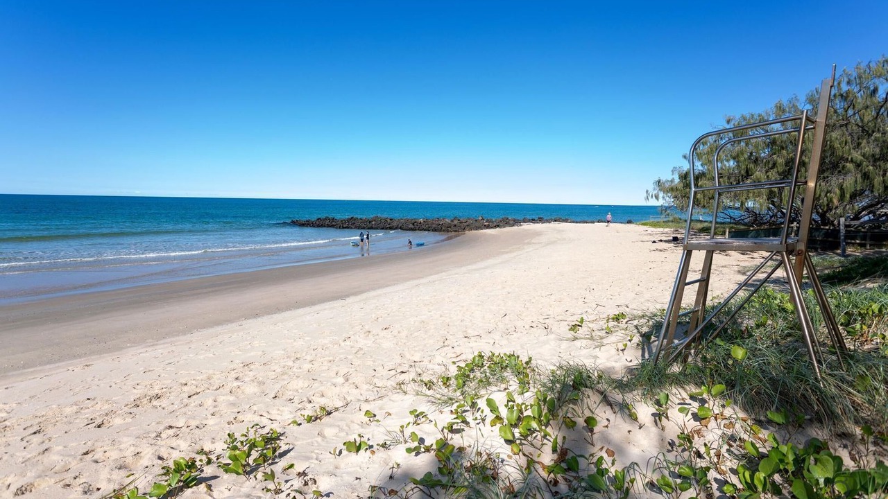 Photo of Others in Elliott Heads