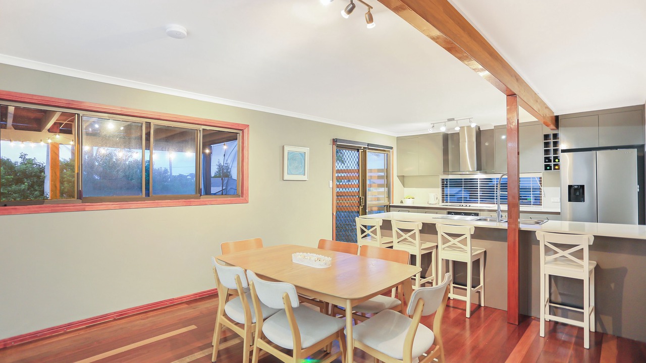 Photo of Others in Elliott Heads