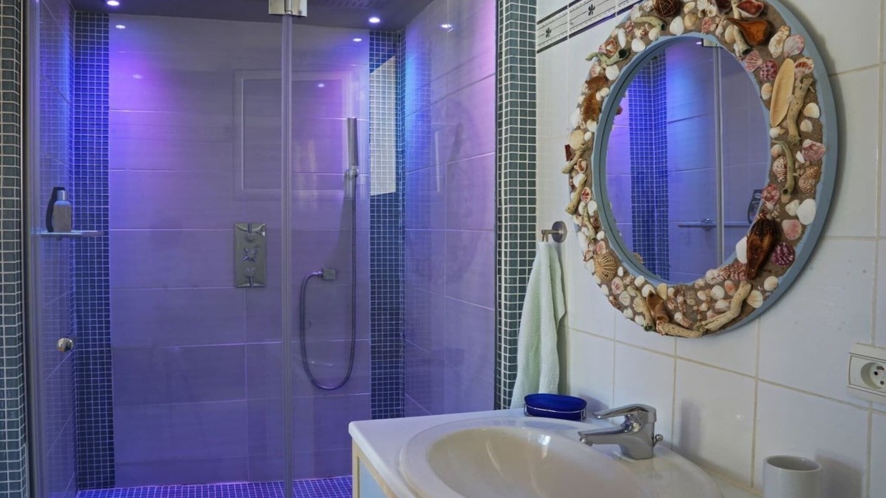 Photo of Bathroom in Les Esterets du Lac
