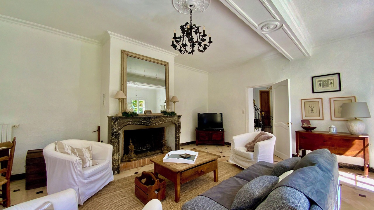 Photo of Livingroom in Les Beaux-Arts