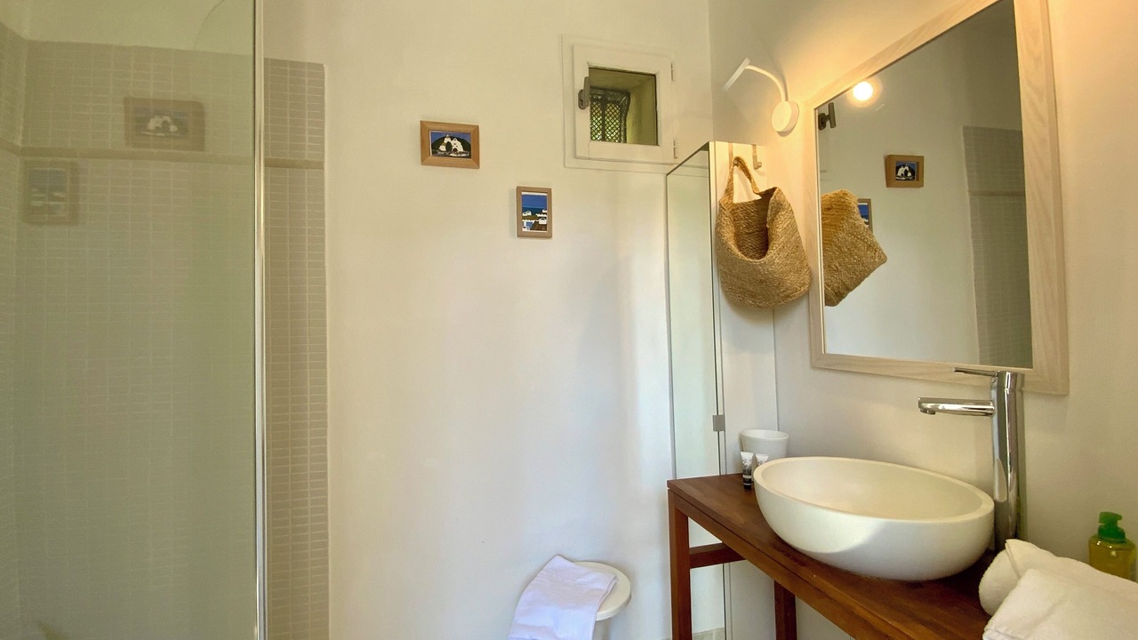 Photo of Bathroom in Les Beaux-Arts