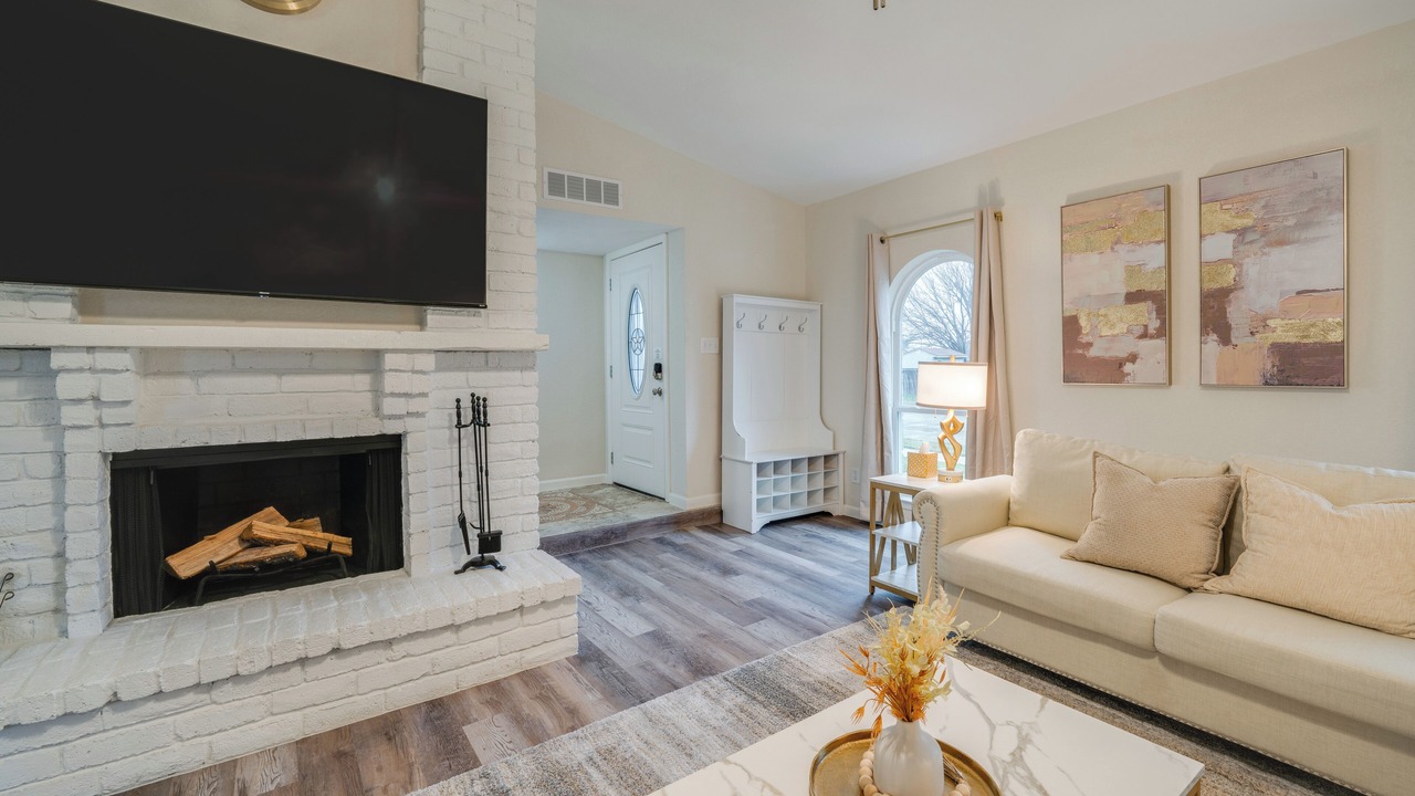 Photo of Livingroom in Grand Prairie