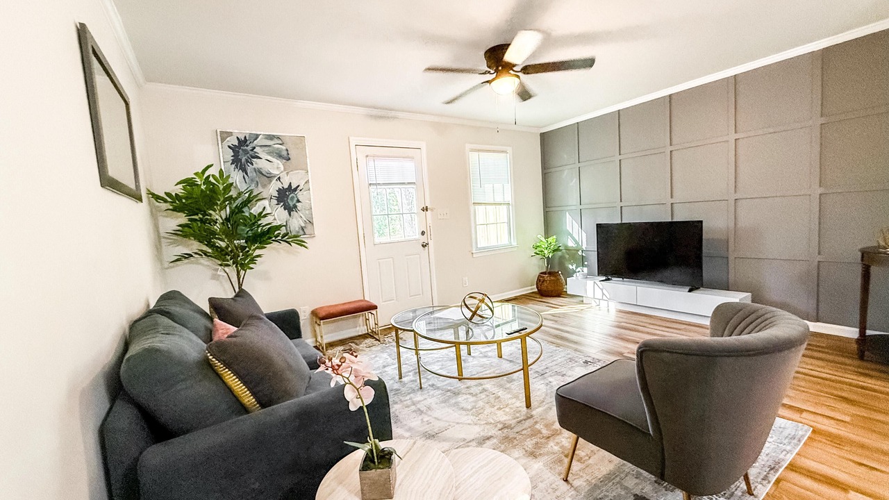 Photo of Livingroom in Southeast Raleigh