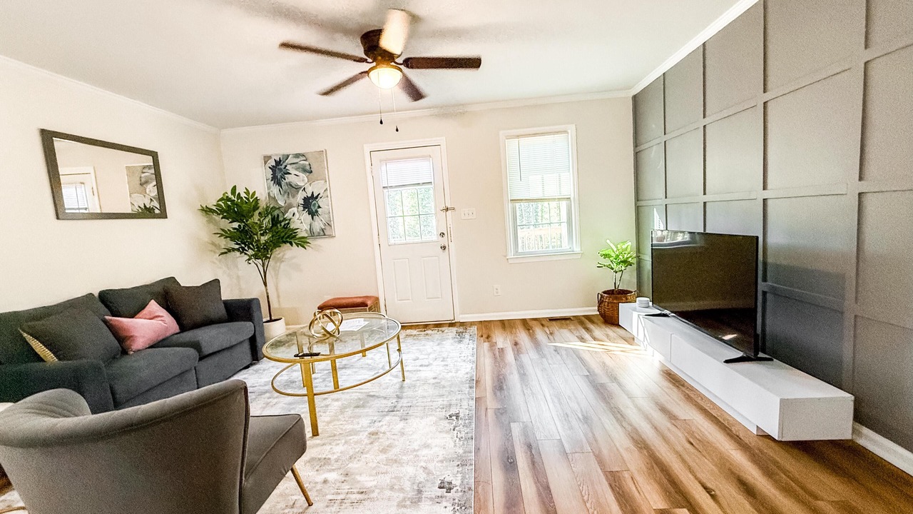 Photo of Livingroom in Southeast Raleigh