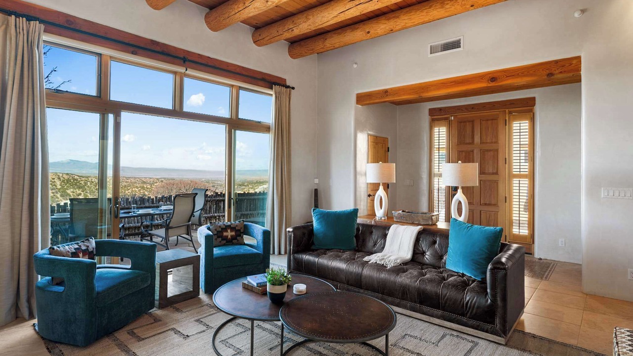 Photo of Livingroom in Tesuque
