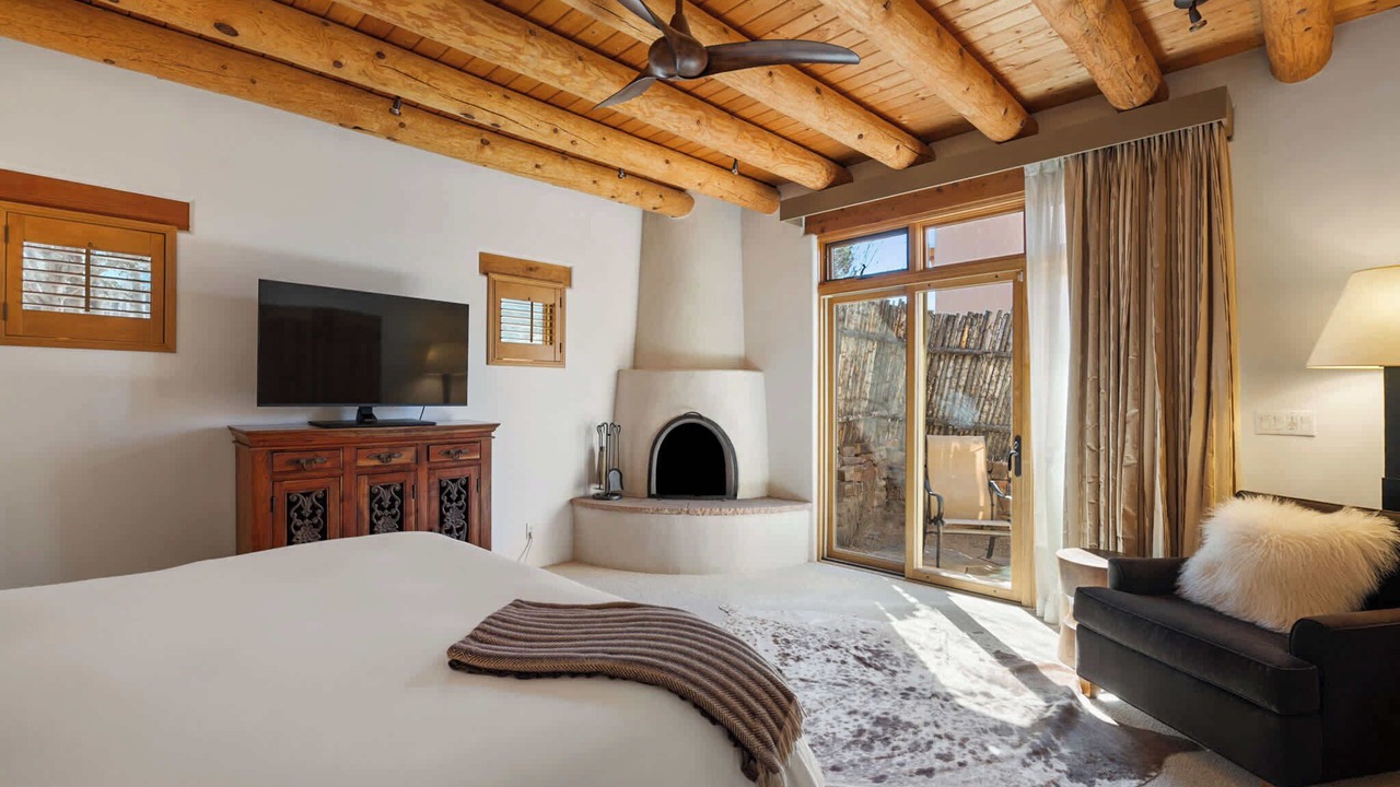 Photo of Bedroom in Tesuque