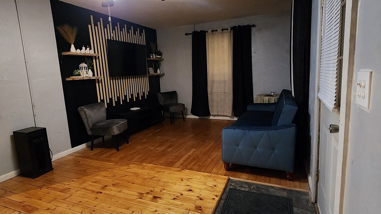 Photo of Livingroom in Colorado City