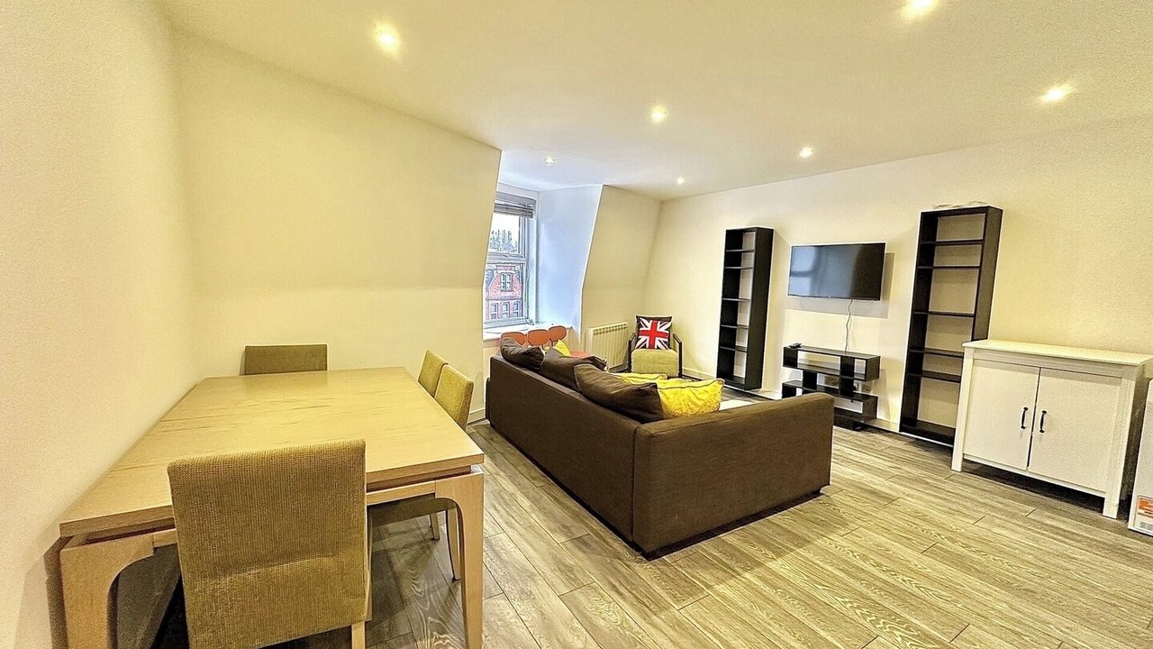 Photo of Livingroom in Frognal and Fitzjohns