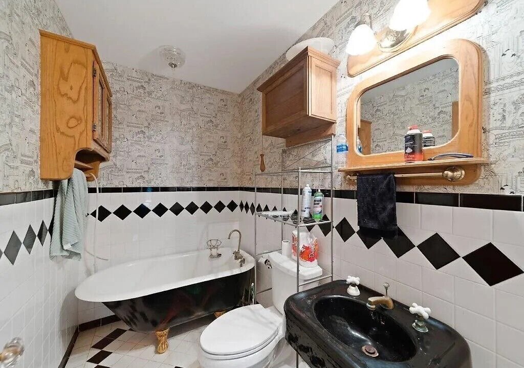 Photo of Bathroom in Henryetta