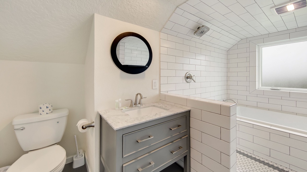 Photo of Bathroom in Edgewater Shores