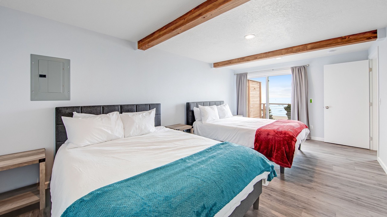 Photo of Bedroom in Edgewater Shores