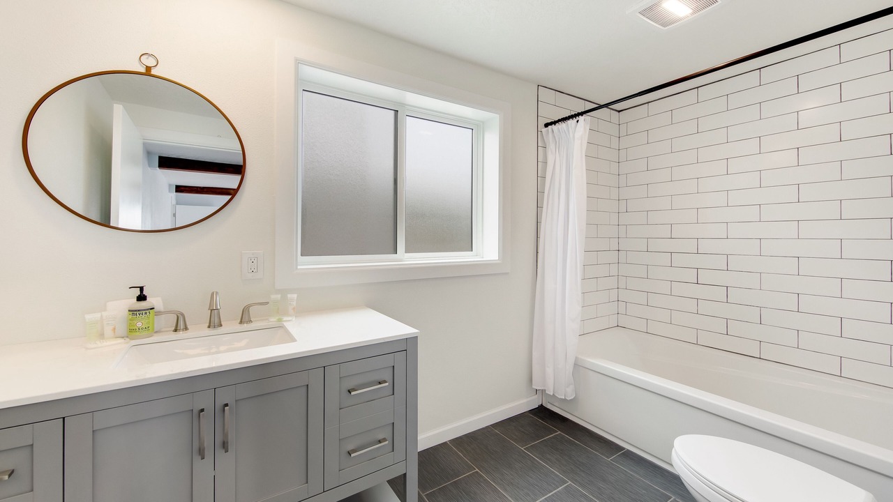 Photo of Bathroom in Edgewater Shores