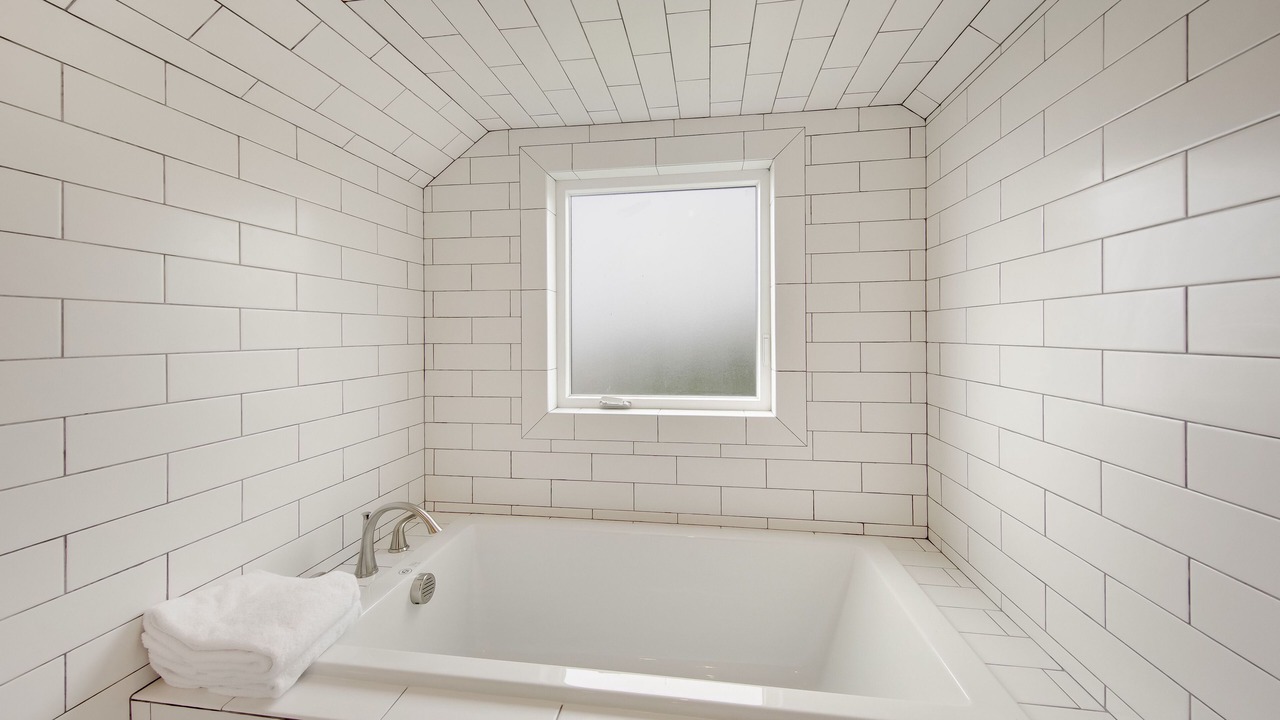 Photo of Bathroom in Edgewater Shores