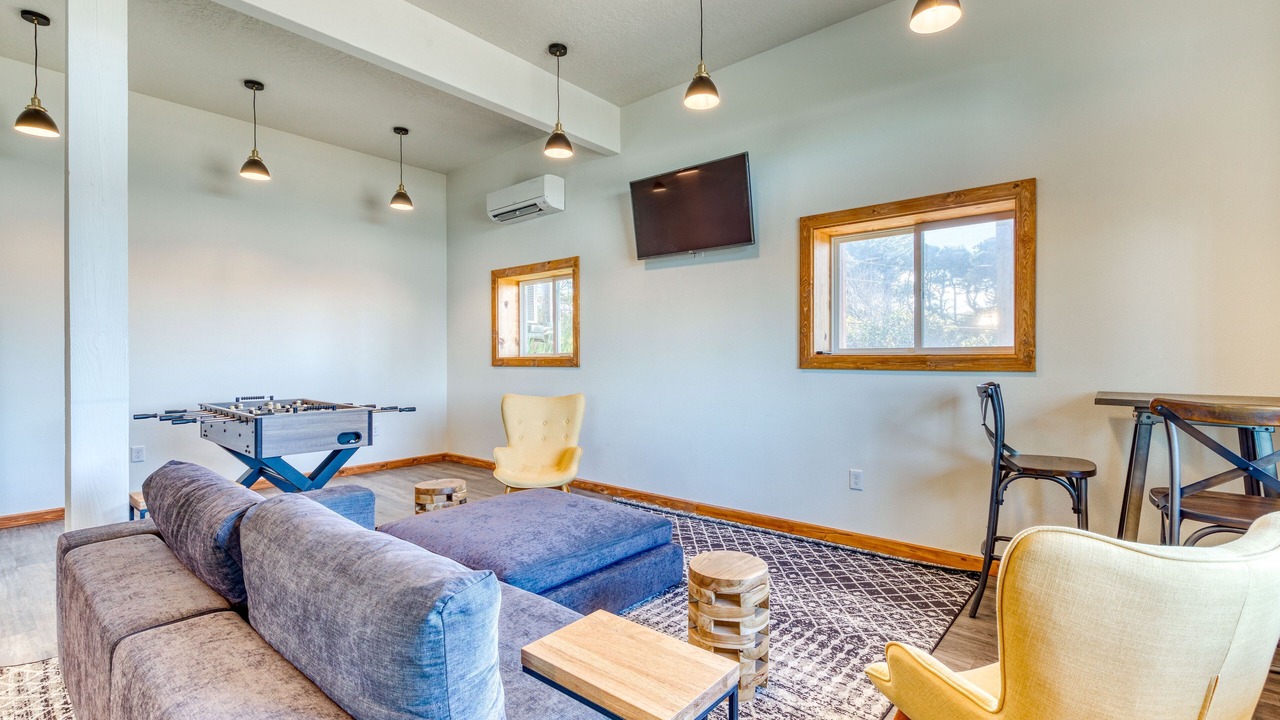 Photo of Livingroom in Edgewater Shores