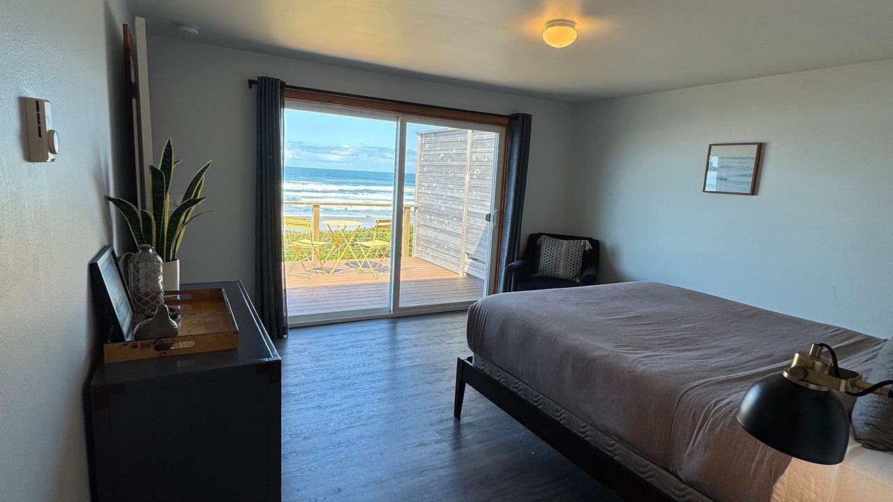 Photo of Bedroom in Waldport