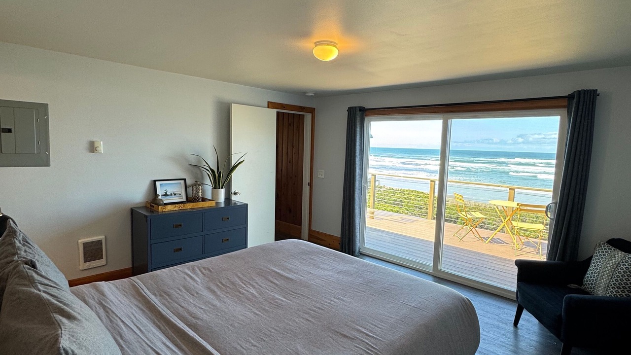 Photo of Bedroom in Waldport