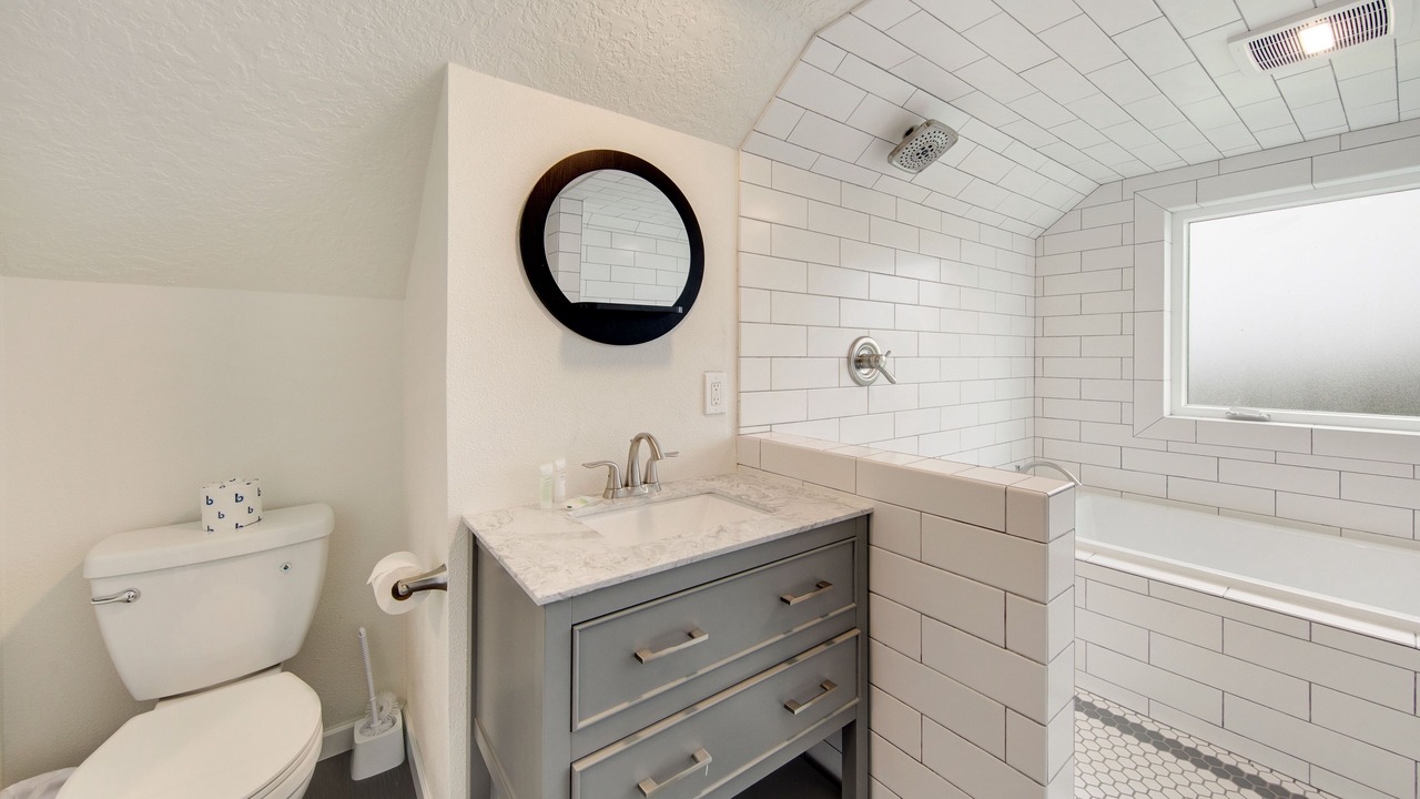 Photo of Bathroom in Edgewater Shores