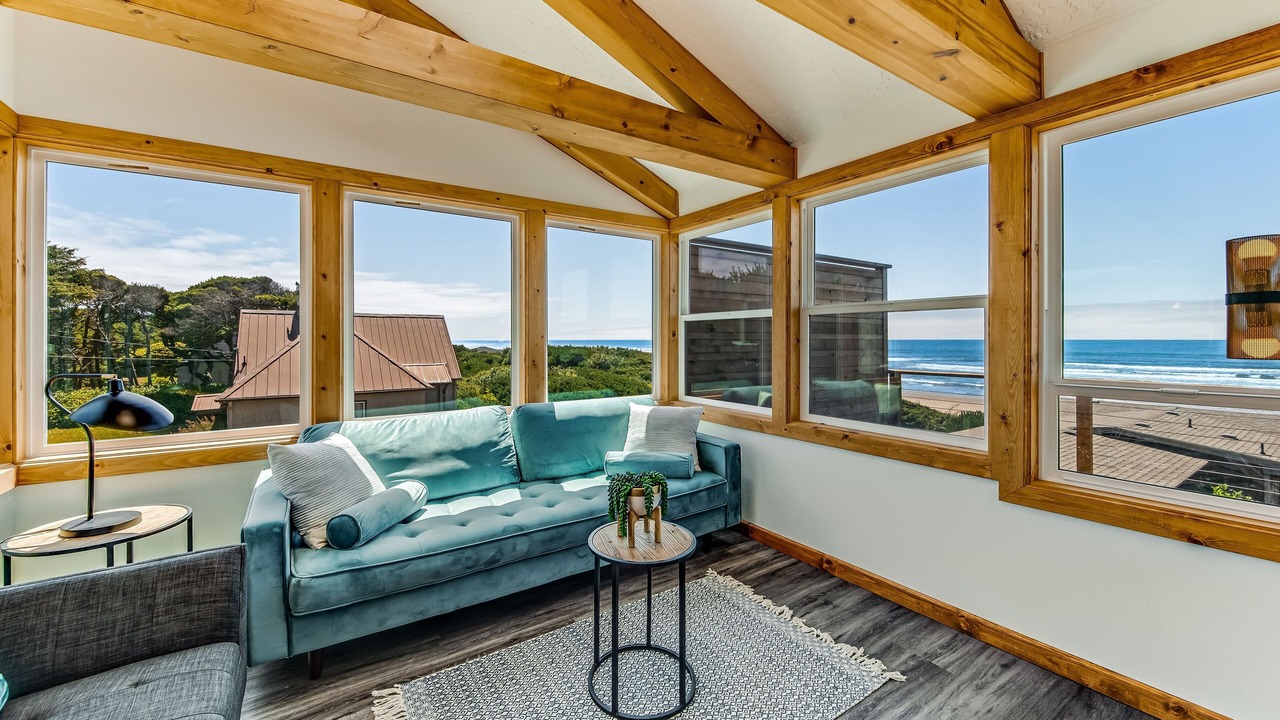 Photo of Livingroom in Edgewater Shores