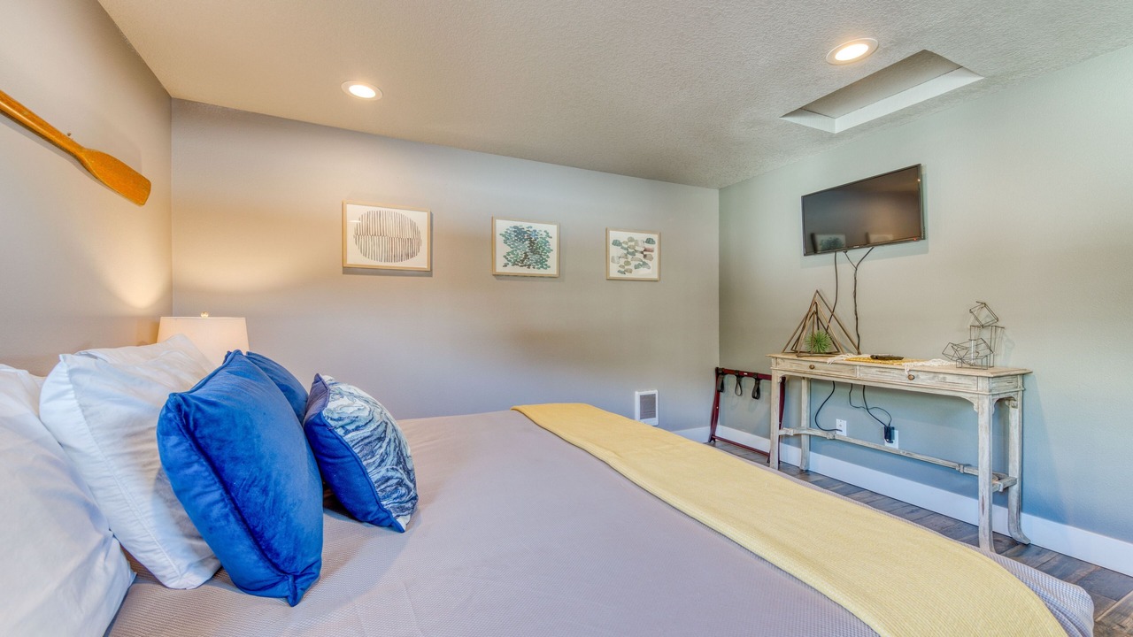 Photo of Bedroom in Oceanside