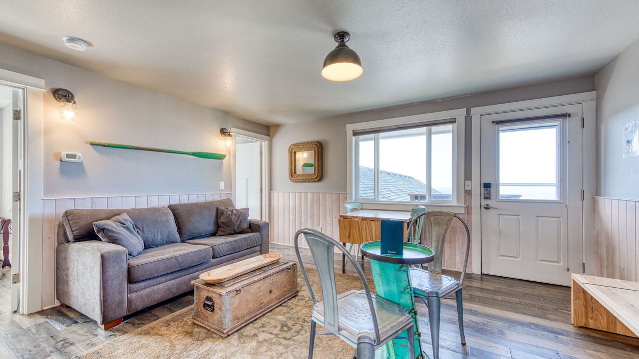 Photo of Livingroom in Oceanside