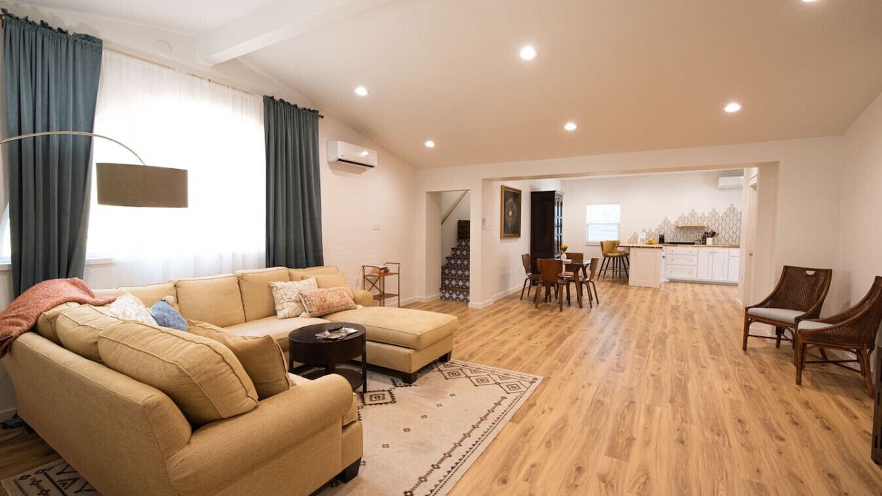 Photo of Livingroom in Midtown