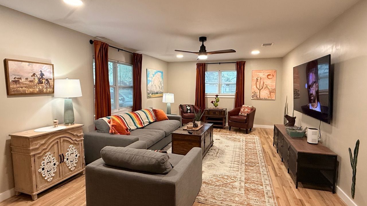 Photo of Livingroom in Van Vleck